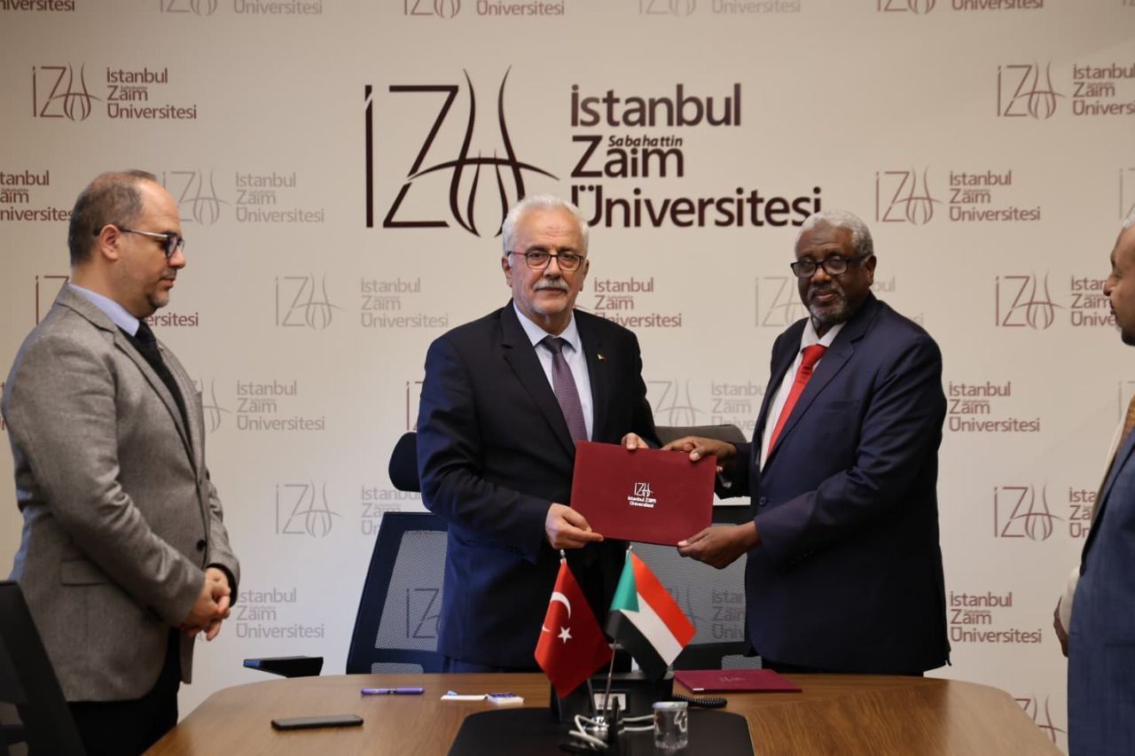 توقيع مذكرة تفاهم بين جامعة إفريقيا العالمية وجامعة صباح الدين زعيم باسطنبول