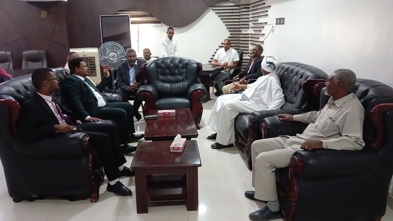 جامعة إفريقيا العالمية تستقبل مدير شركة زادنا العالمية للاستثمار