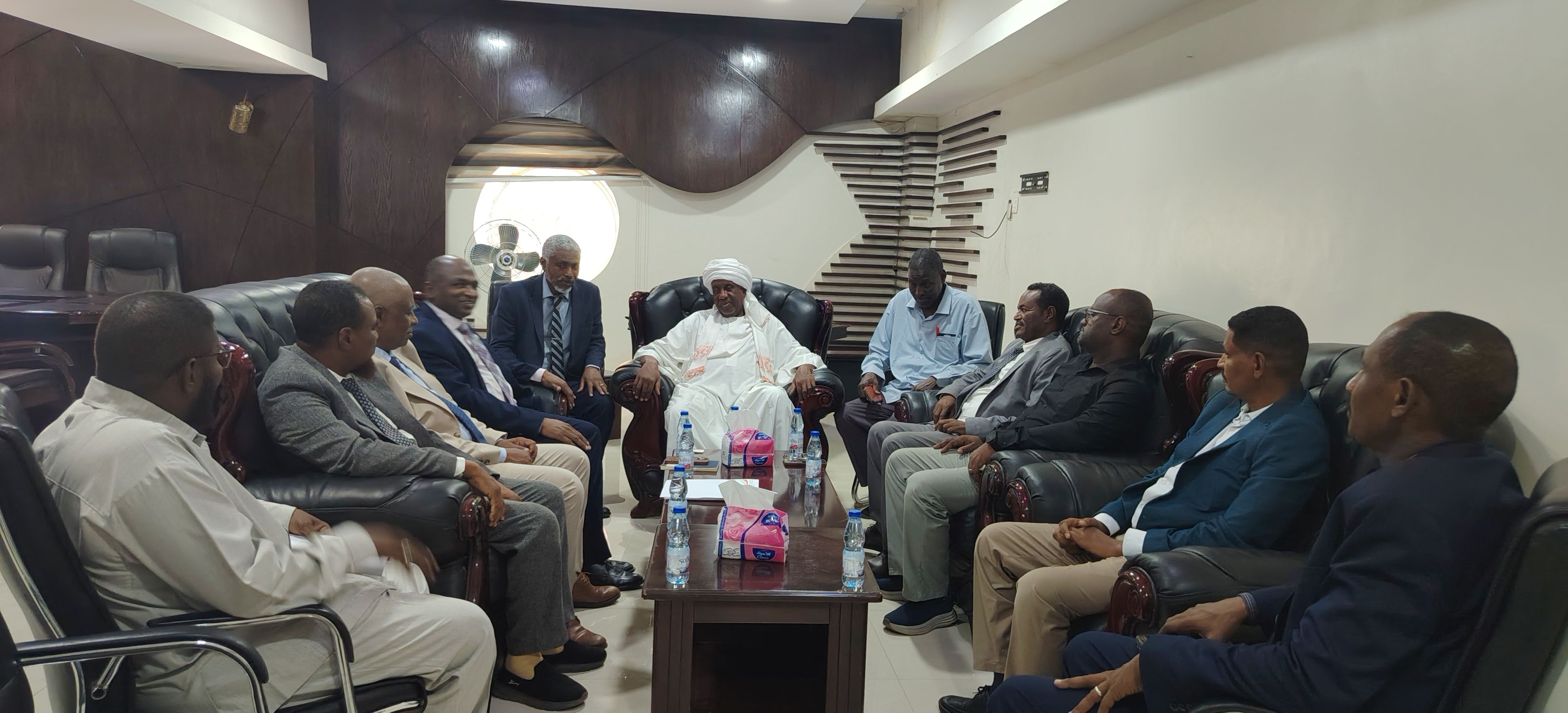مدير جامعة إفريقيا العالمية يستقبل وفدا من شركة التأمين الإسلامية