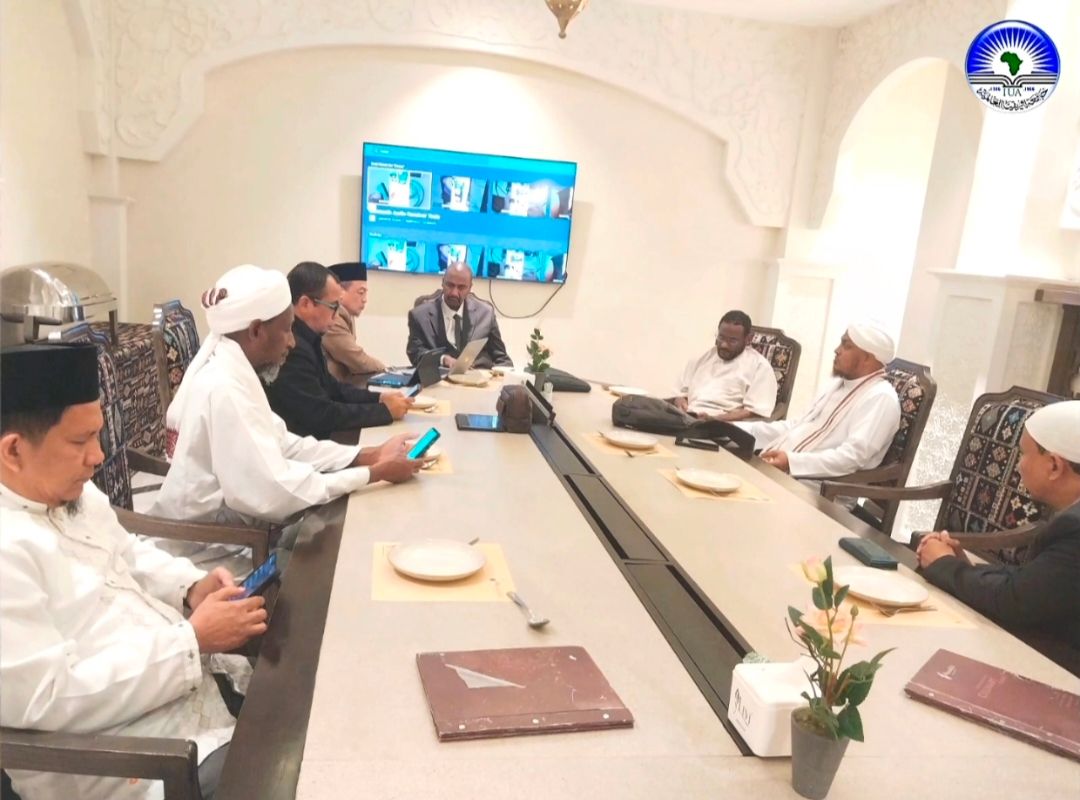 نائب مدير الجامعة للشؤون المالية والادارية يلتقي خريجي الجامعة بإندونيسيا في أمسية حافلة احتضنتها السفارة السودانية بجاكرتا جاكرتا – 9 مايو 2025م